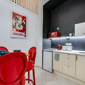 little-cola-apartment-in-dohny-street.inbudapesthotels.com/